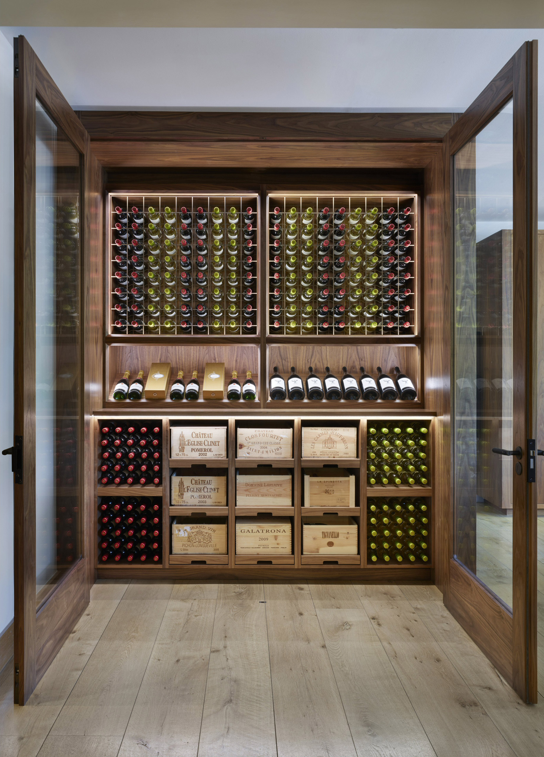 Chamber Furniture Manufacturers of Wine Display
